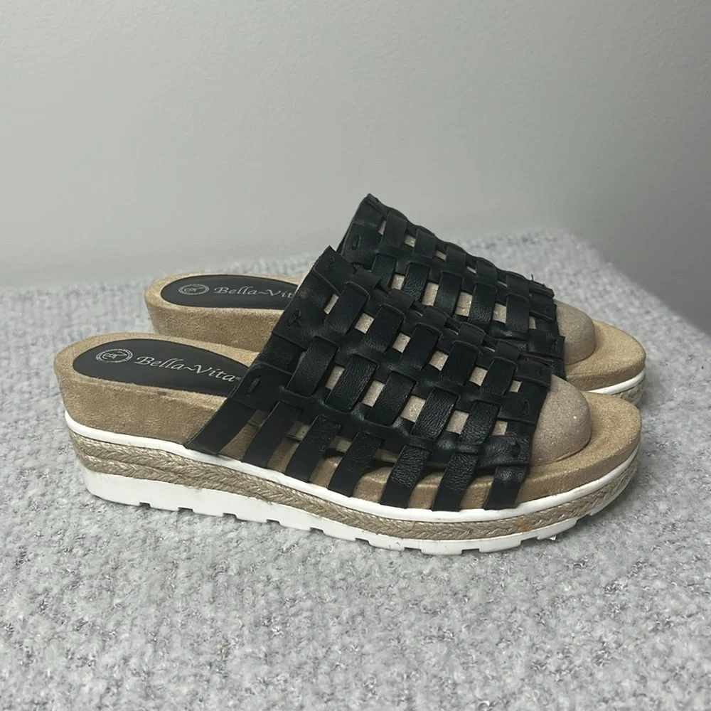 Bella Vita Oaklynn Wedge Sandals EUC‎ LIKE NEW!